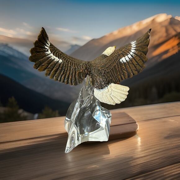 Vtg Franklin Mint Alaskan Frontier Wildlife Sculpture “ Bald Eagle “ - Picture 4 of 4